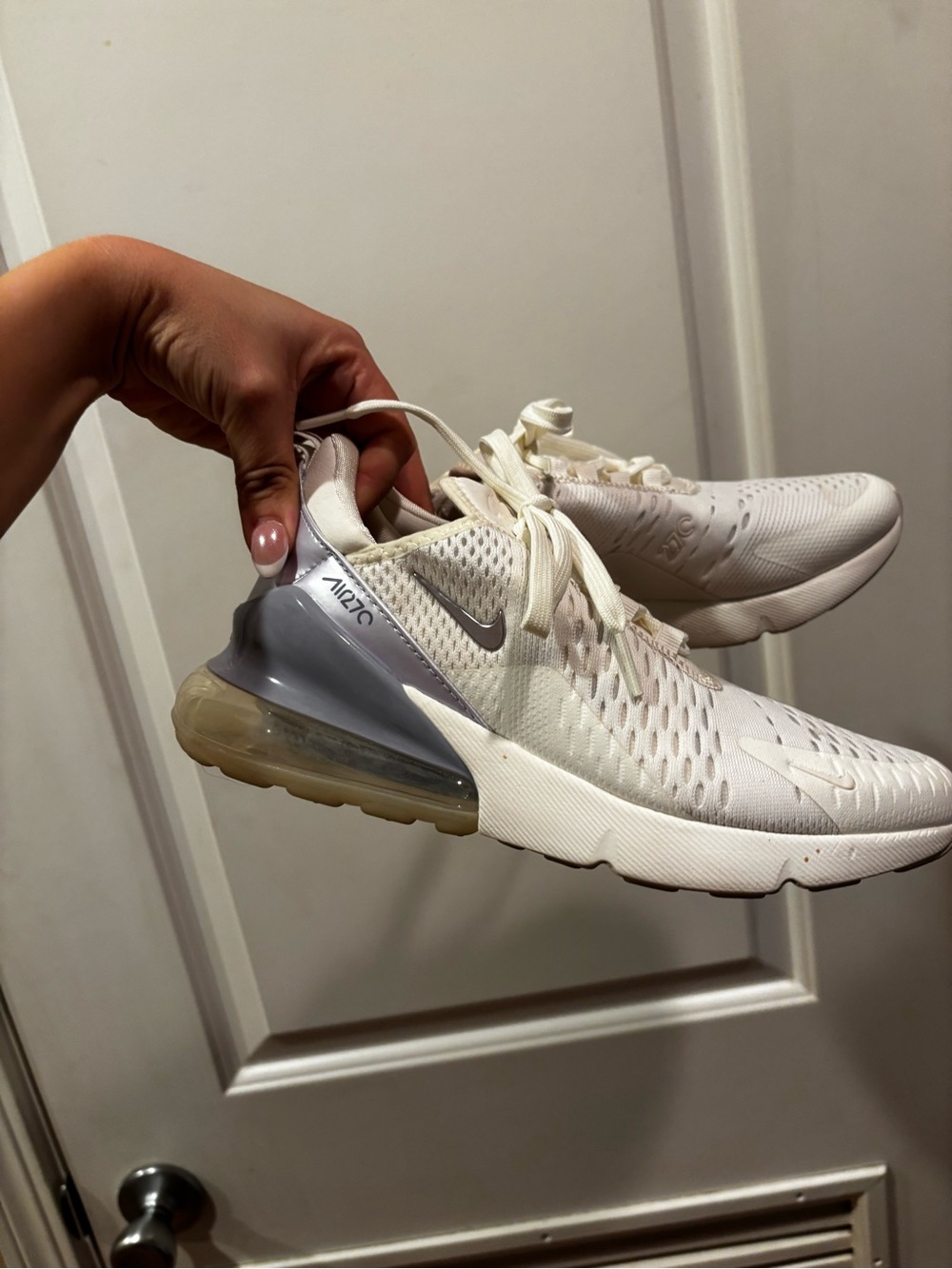 Nike Women’s Air Max 270 Sneakers in White and Light Gray - Picture 1 of 5